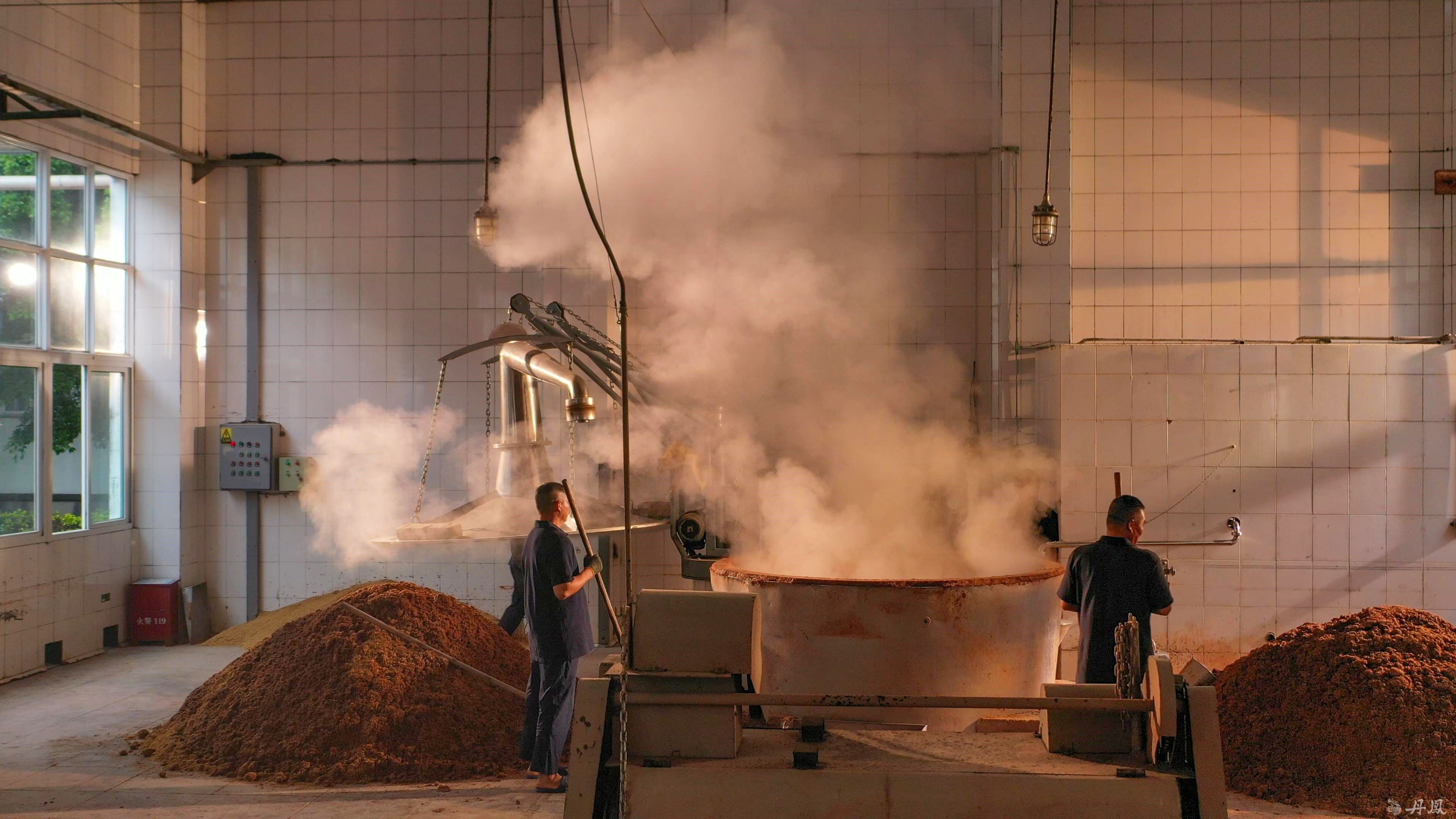 緩汽蒸餾,量質摘酒